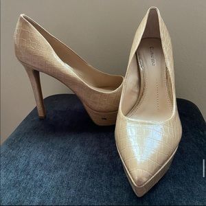Nude Pointed Pumps